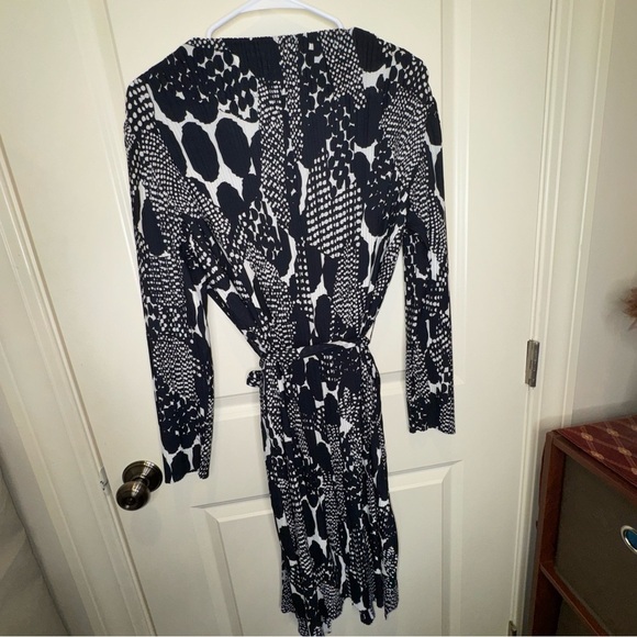 Chico’s Travelers Textured Crinkle Trench Belted Jacket Size M - Picture 7 of 10